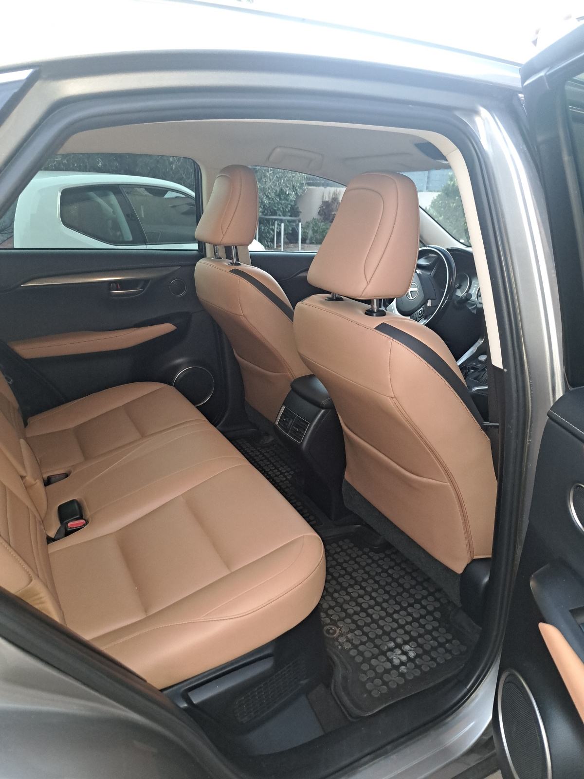 Lexus NX 300h automatik, 09/2017, izuzetno ocuvan, fotografija 7