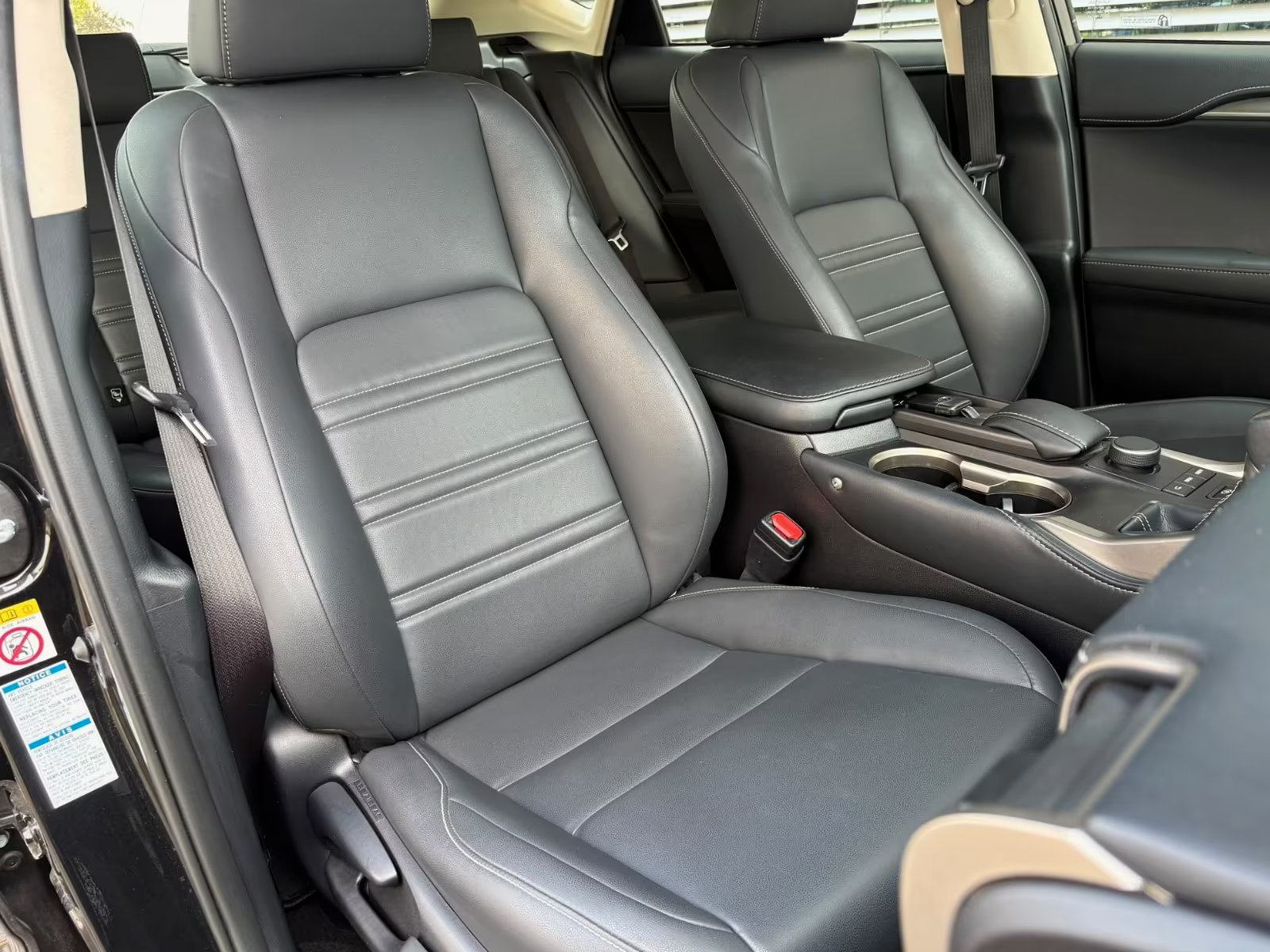 Lexus NX 300h Automatik, fotografija 10