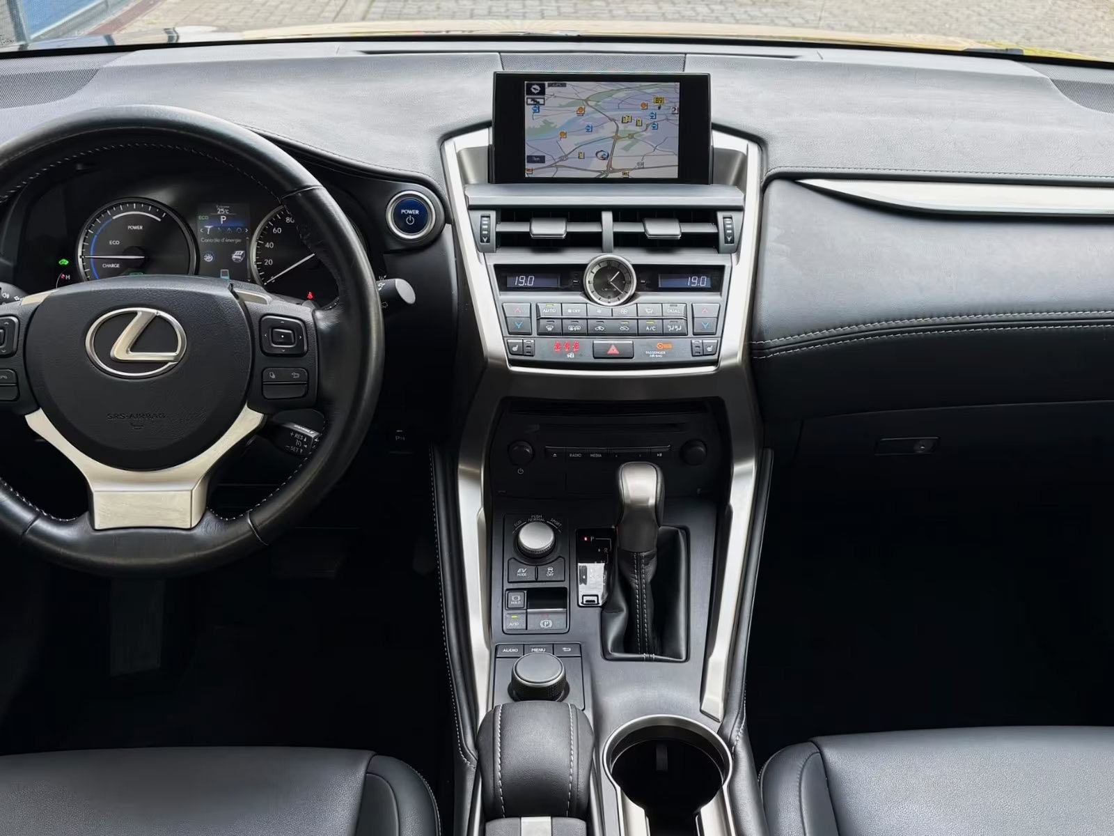 Lexus NX 300h Automatik, fotografija 6