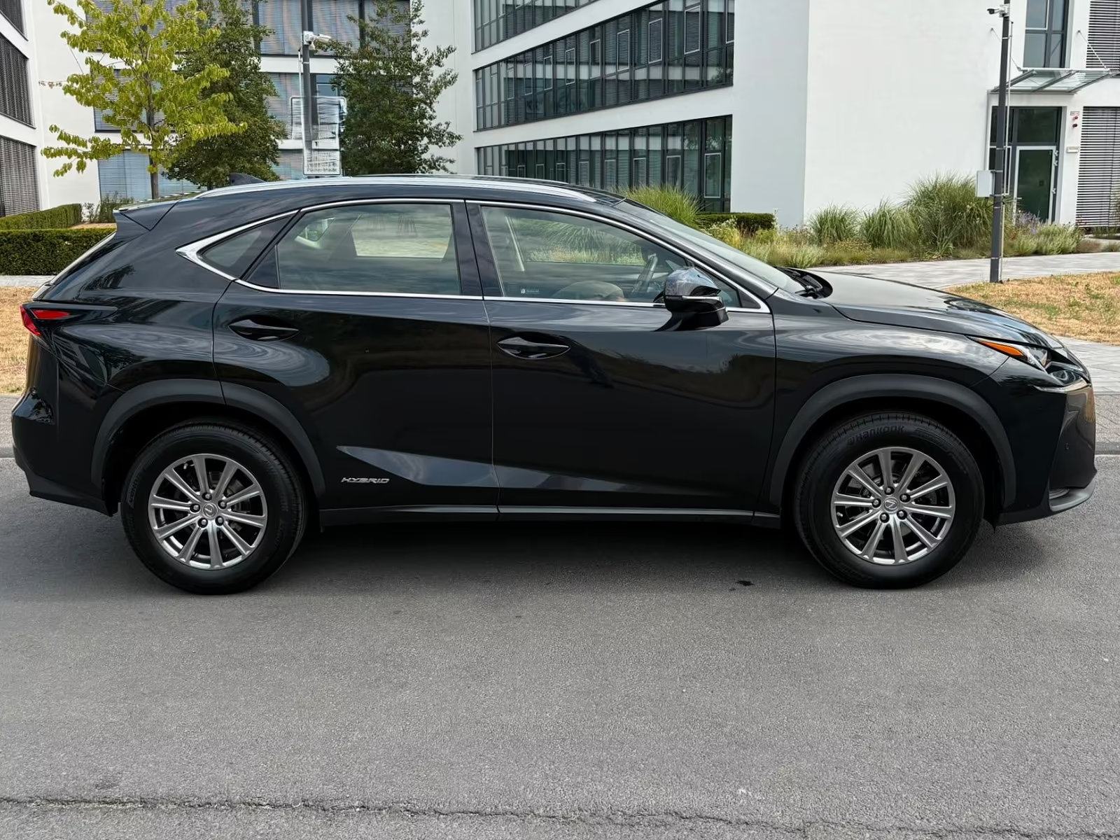 Lexus NX 300h Automatik, fotografija 18