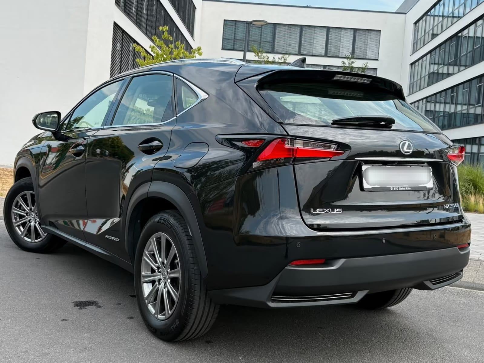 Lexus NX 300h Luxury Line 4x4 LEXUS **JAMSTVO do 01/2027**, fotografija 3