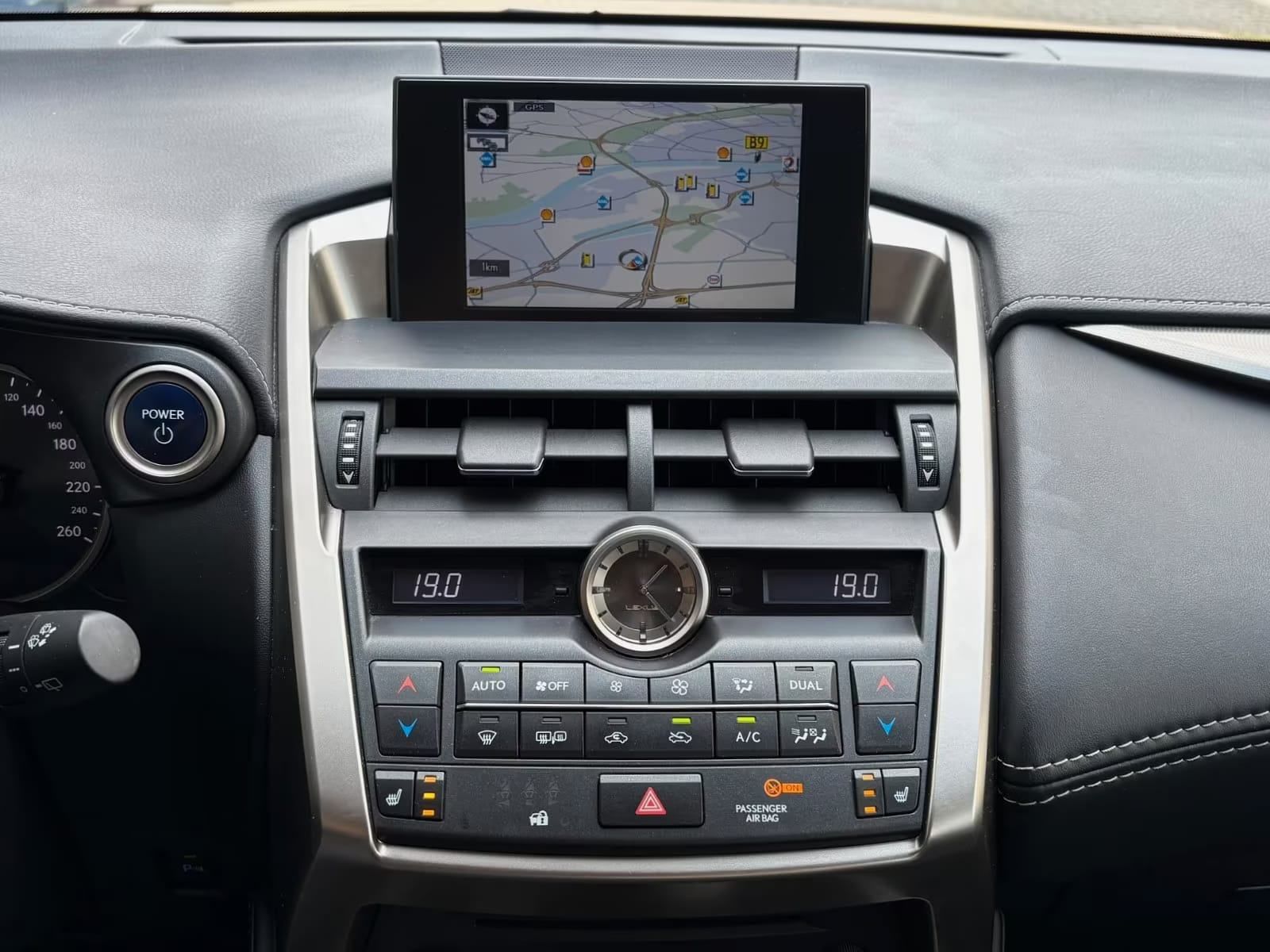 Lexus NX 300h Luxury Line 4x4 LEXUS **JAMSTVO do 01/2027**, fotografija 13