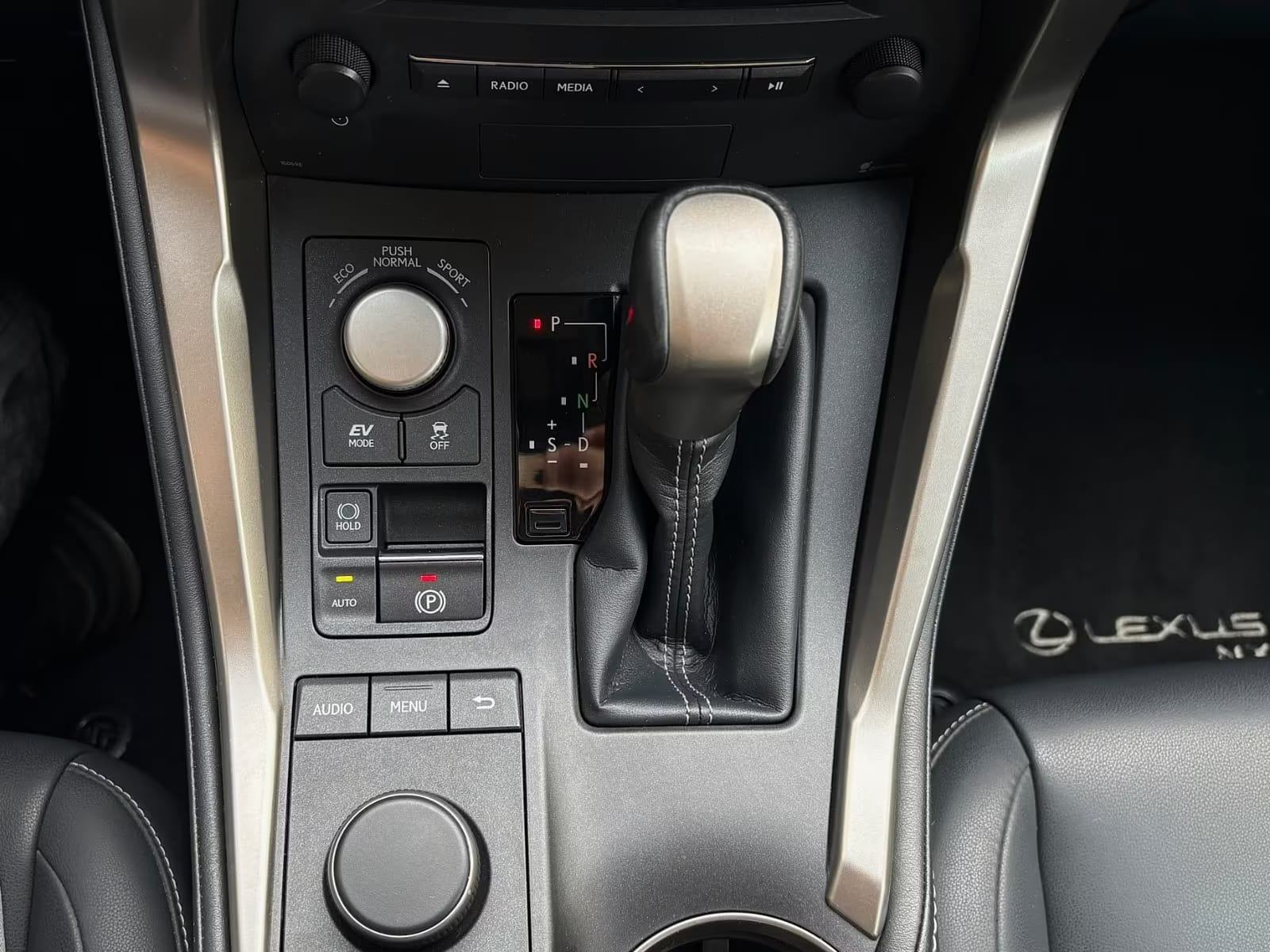 Lexus NX 300h Luxury Line 4x4 LEXUS **JAMSTVO do 01/2027**, fotografija 15