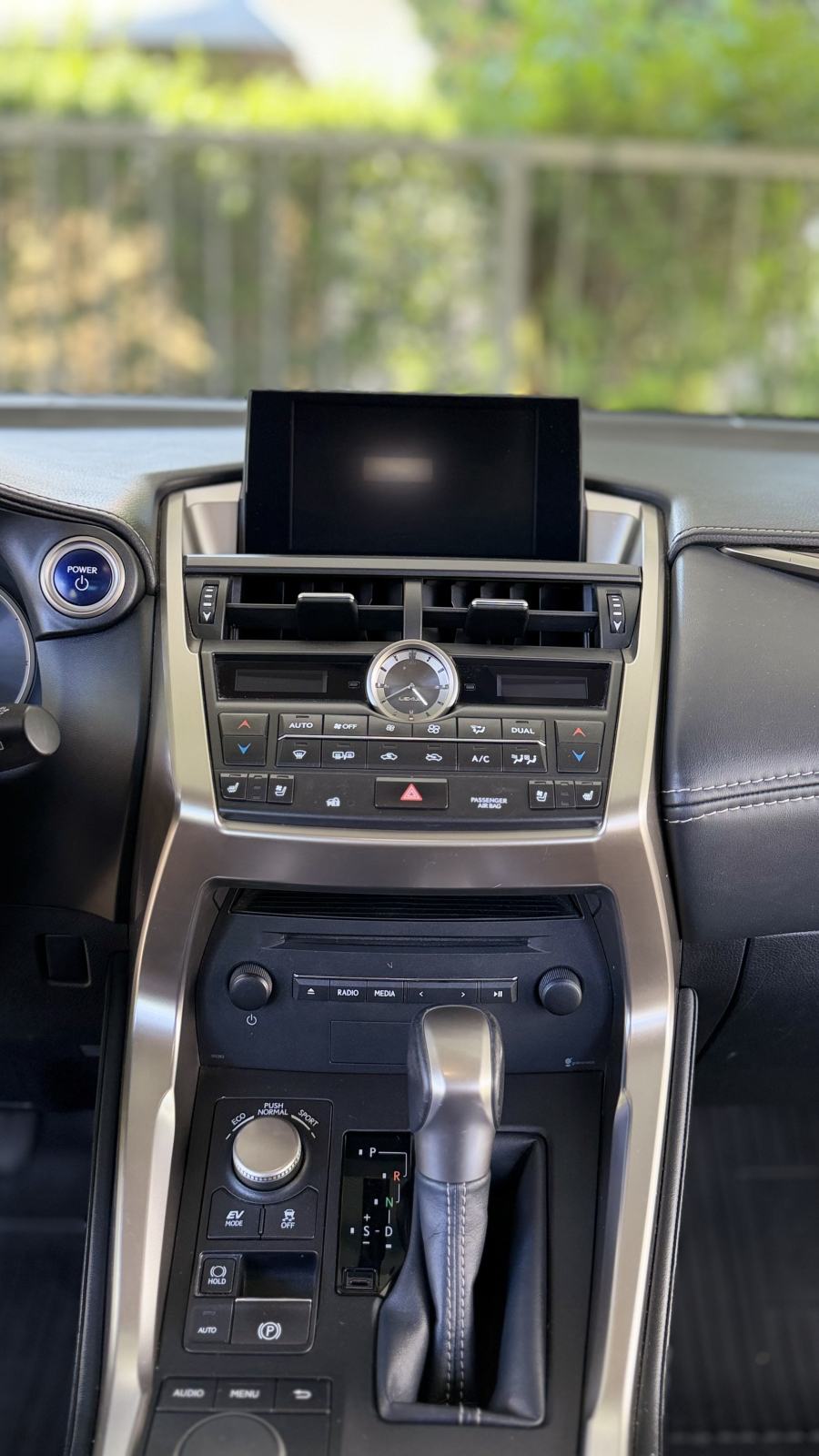 Lexus NX 300h Luxury AWD, fotografija 13