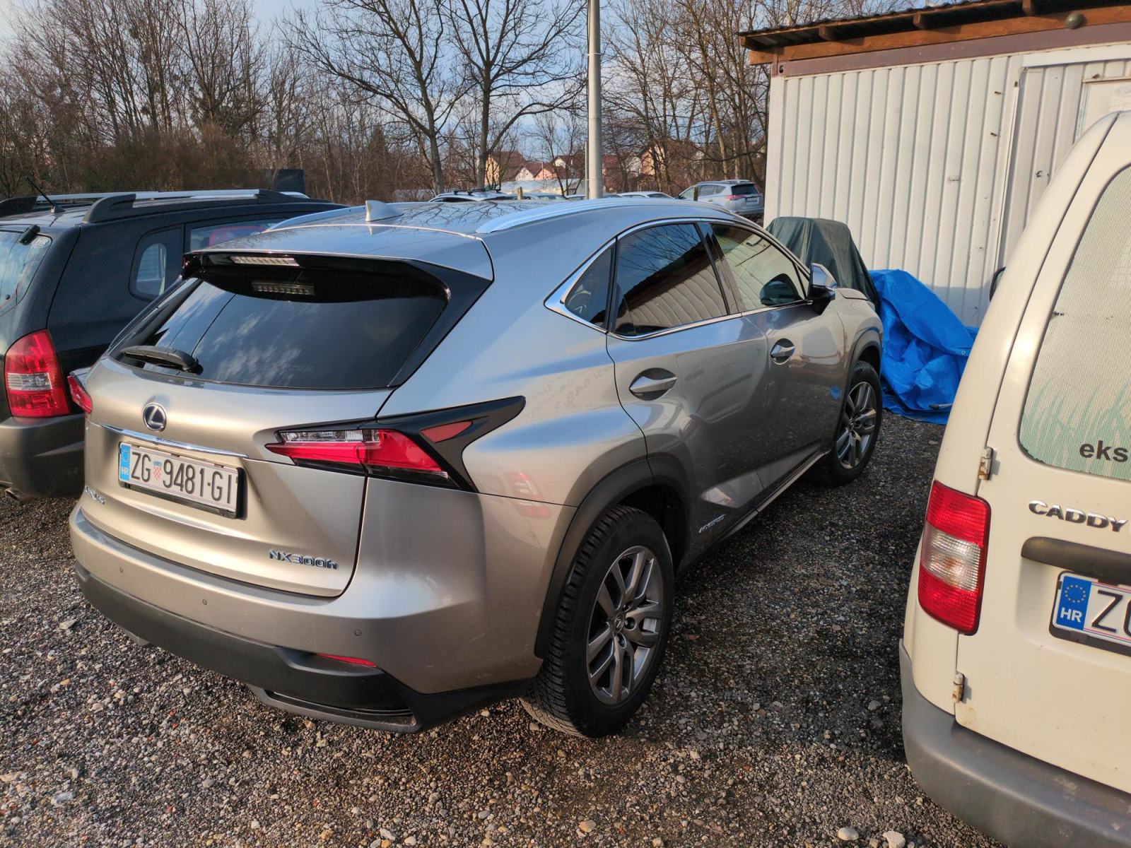 Lexus NX 300h, Hybrid e-Four e-CVT, Executive, reg. do 07/2027, fotografija 2