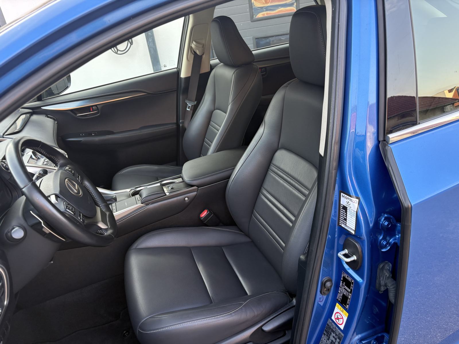 Lexus NX 300h u sustavu PDV-a, fotografija 11