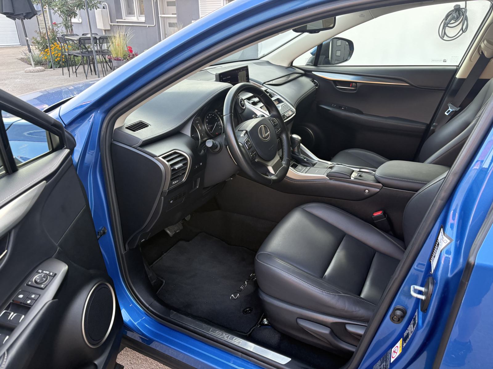 Lexus NX 300h u sustavu PDV-a, fotografija 10