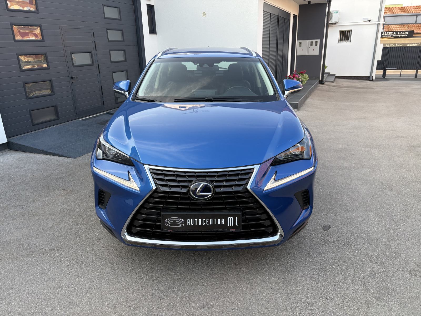 Lexus NX 300h u sustavu PDV-a, fotografija 2