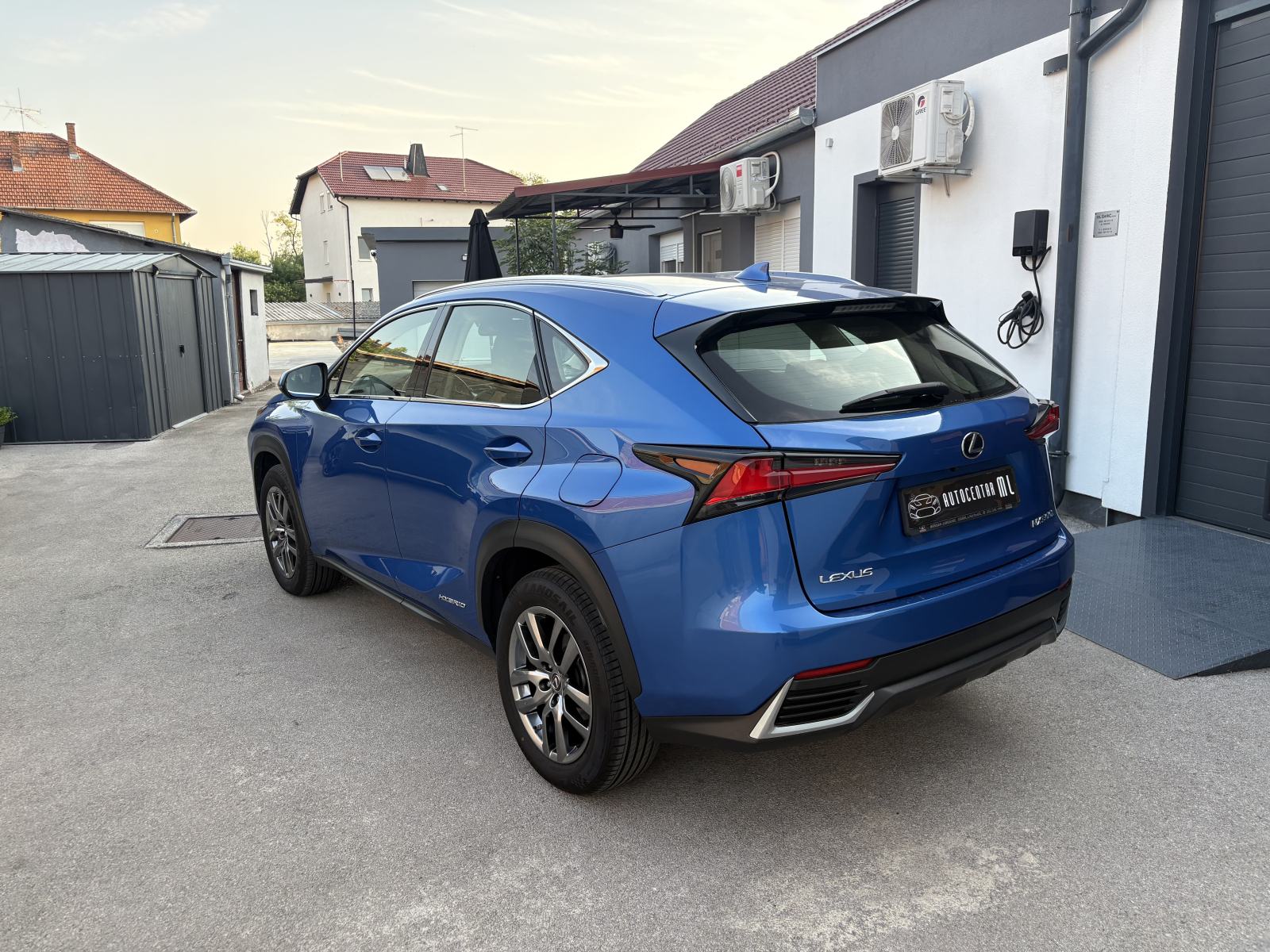 Lexus NX 300h u sustavu PDV-a, fotografija 9