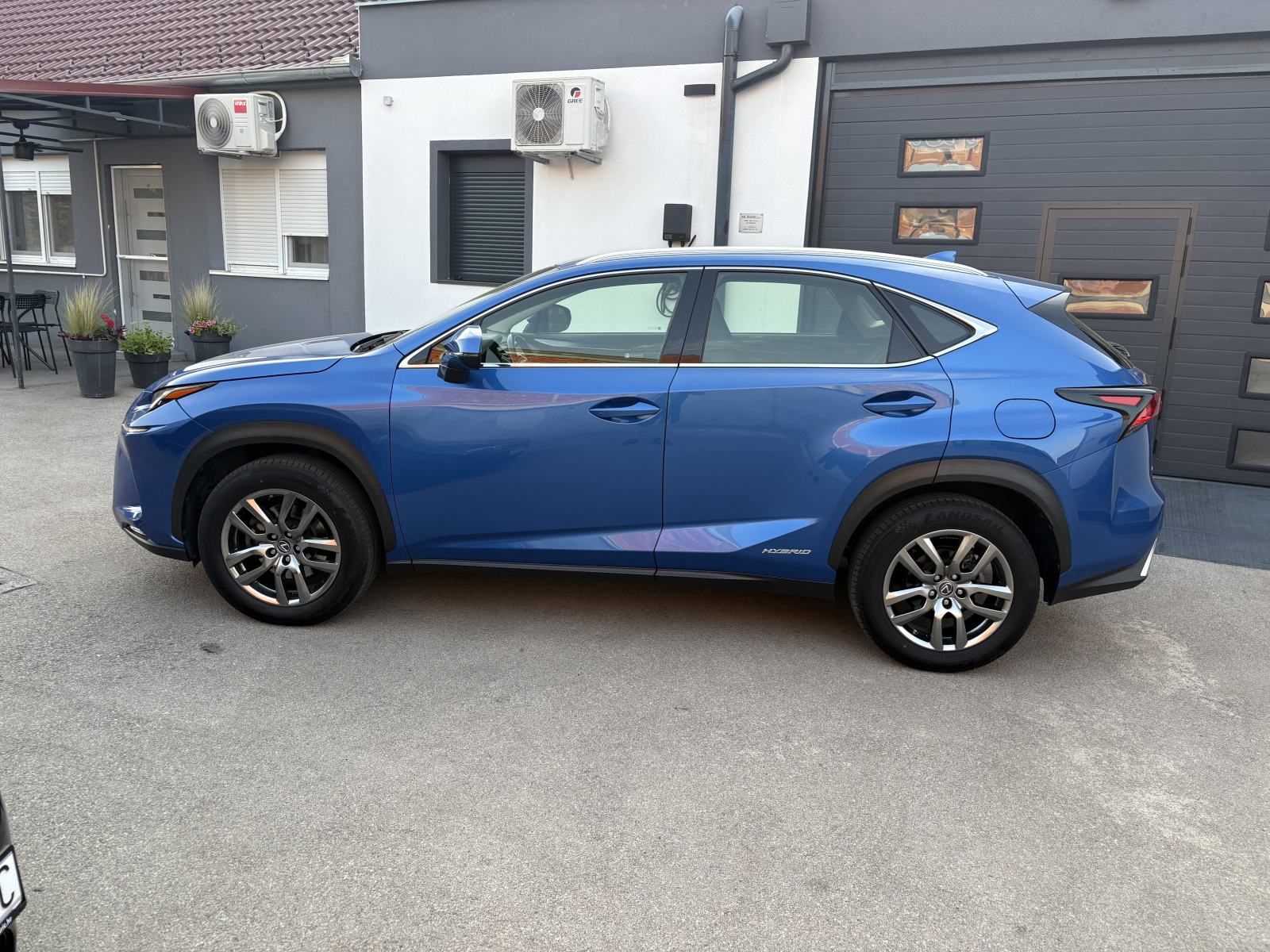 Lexus NX 300h u sustavu PDV-a, fotografija 8