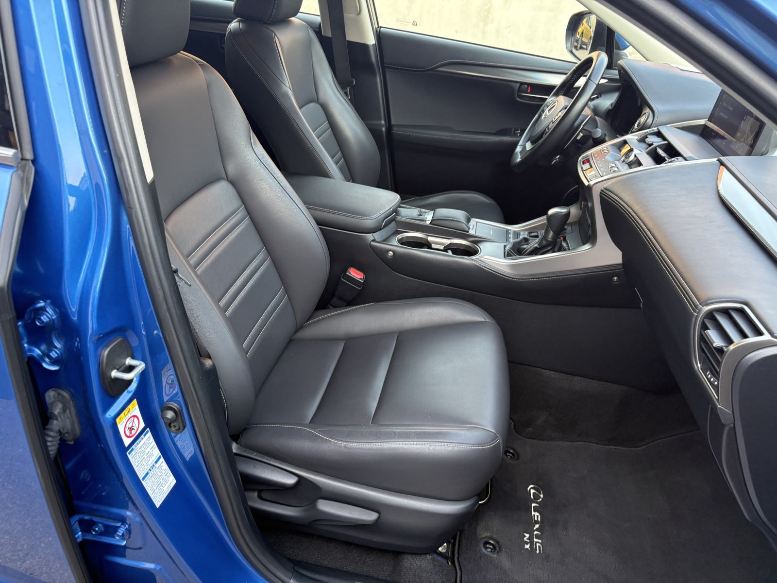 Lexus NX 300h u sustavu PDV-a, fotografija 15