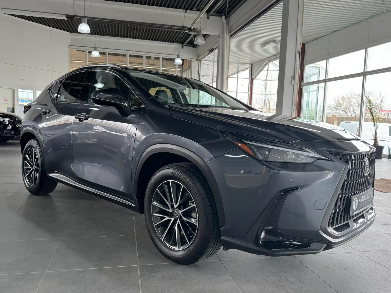 Lexus NX 350 automatik, fotografija 3