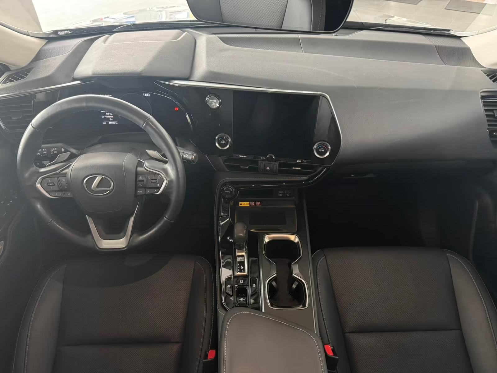 Lexus NX 350 automatik, fotografija 12