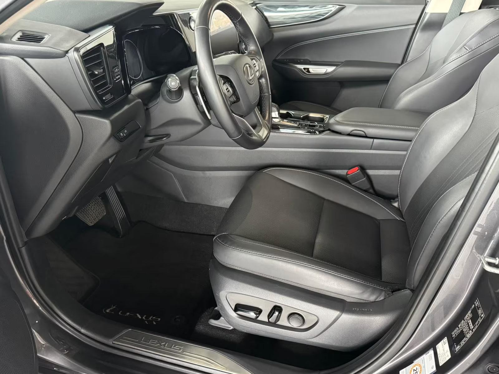 Lexus NX 350 automatik, fotografija 4