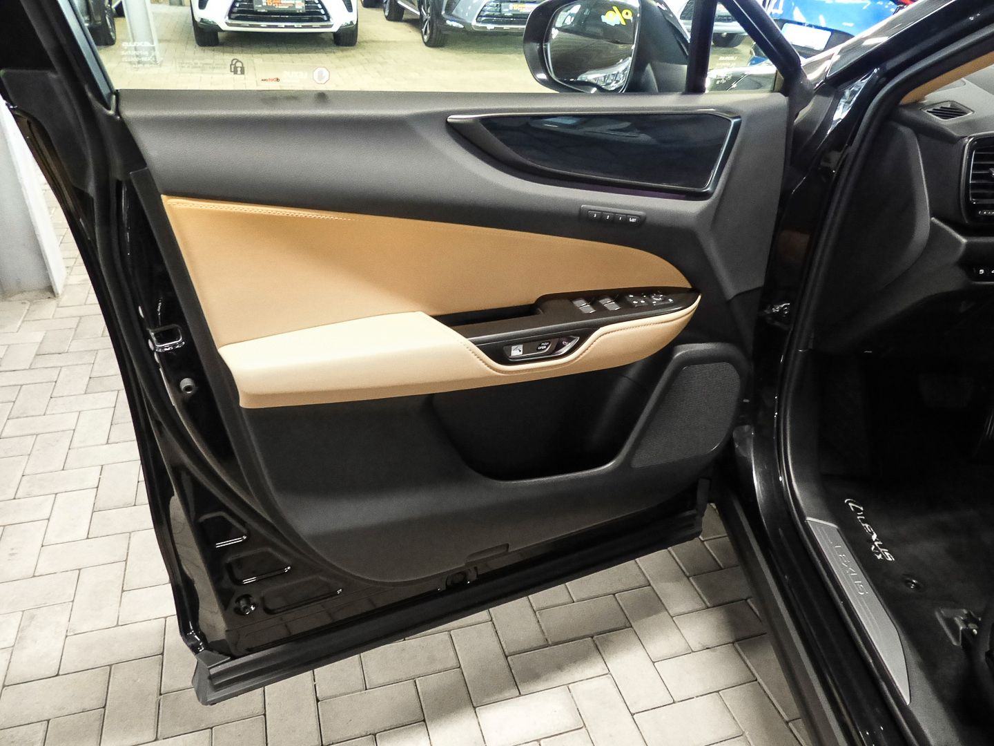 Lexus NX 450h+ E-FOUR 309KS Executive Line PHEV ACC 360 WLTP65KM, fotografija 5