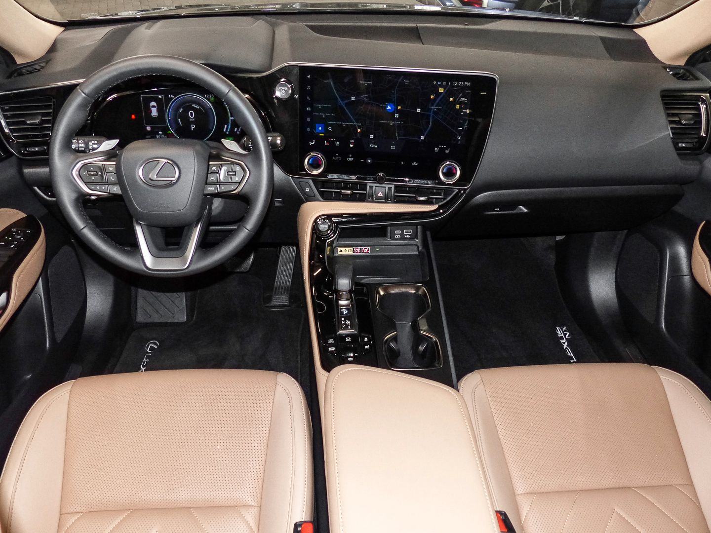 Lexus NX 450h+ E-FOUR 309KS Executive Line PHEV ACC 360 WLTP65KM, fotografija 11
