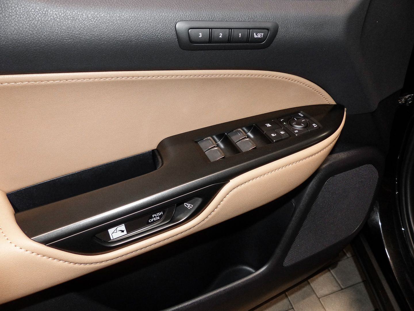 Lexus NX 450h+ E-FOUR 309KS Executive Line PHEV ACC 360 WLTP65KM, fotografija 4