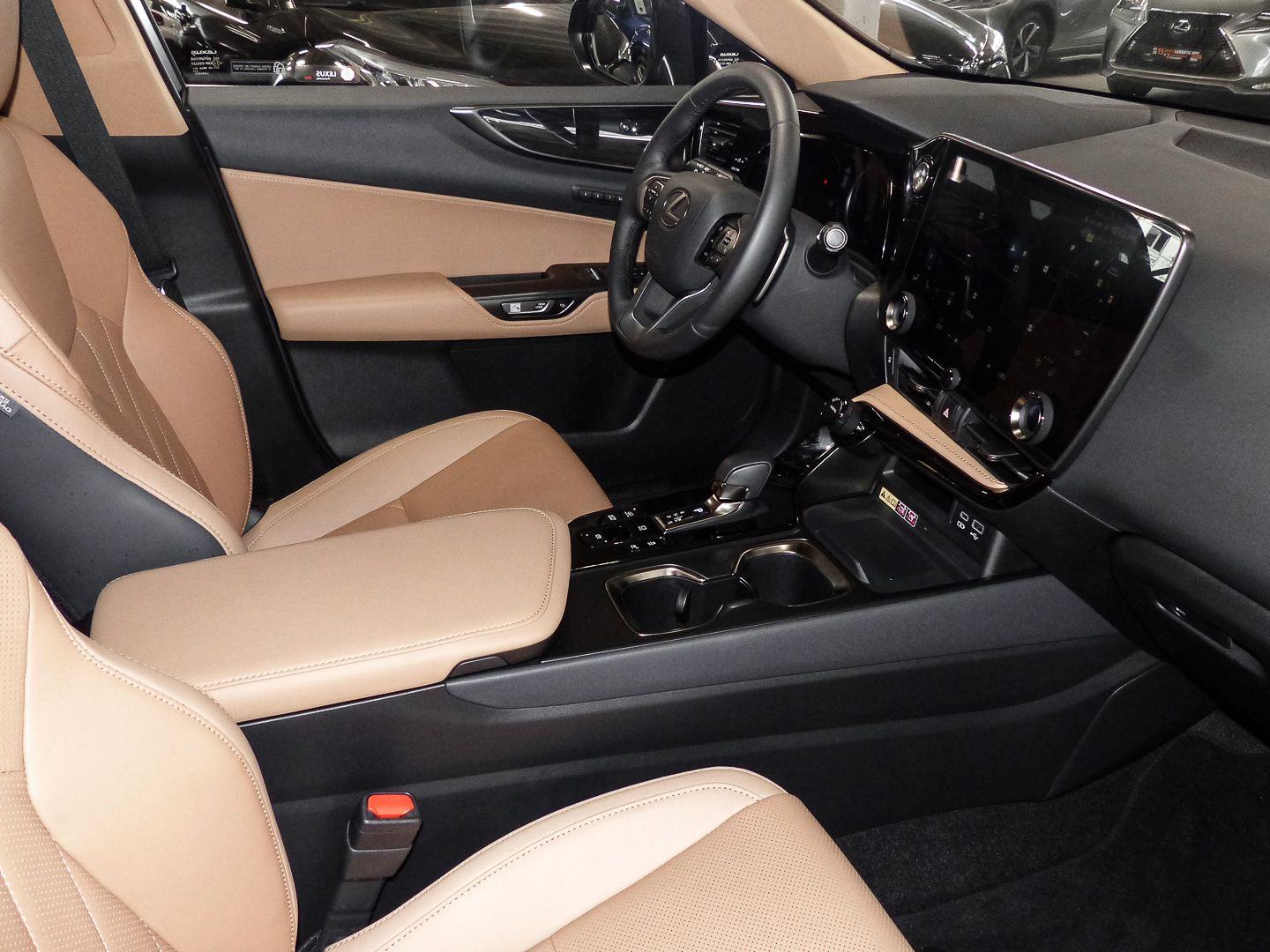 Lexus NX 450h+ E-FOUR 309KS Executive Line PHEV ACC 360 WLTP65KM, fotografija 13