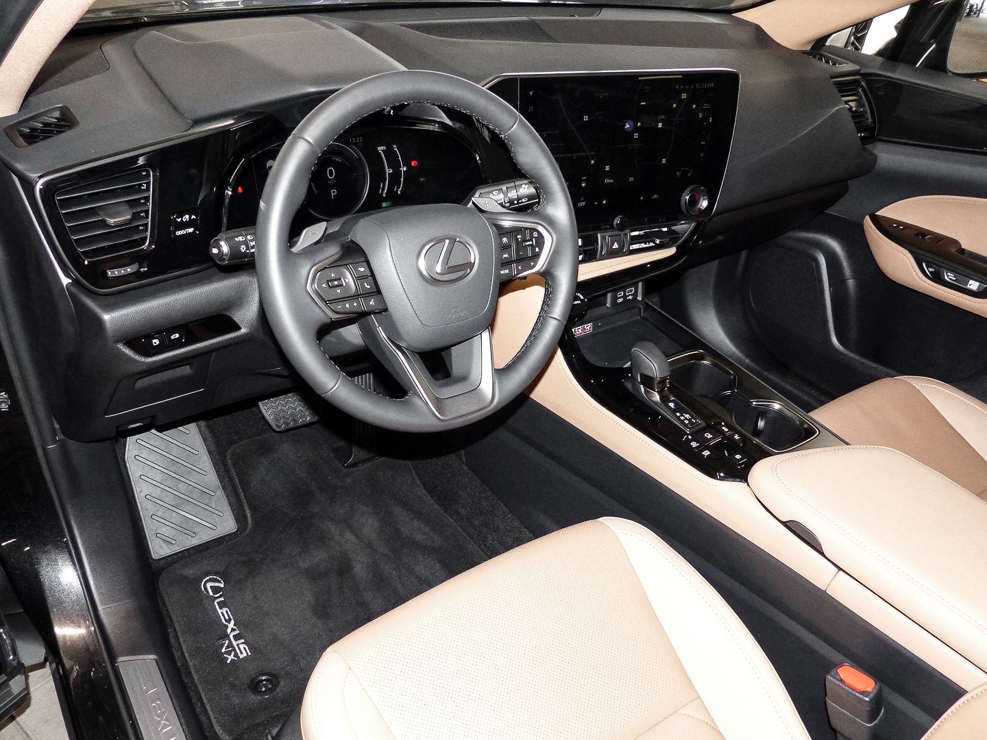 Lexus NX 450h+ E-FOUR 309KS Executive Line PHEV ACC 360 WLTP65KM, fotografija 7