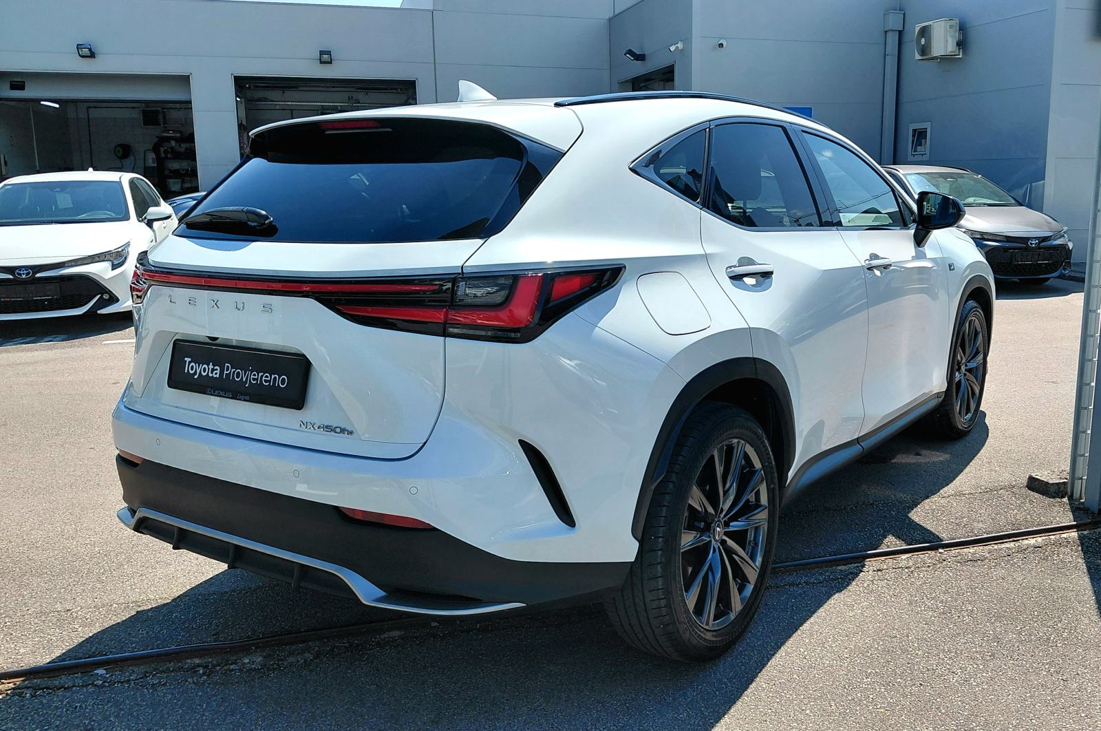 Lexus NX 450h + AWD F-SPORT 185 KS, fotografija 6