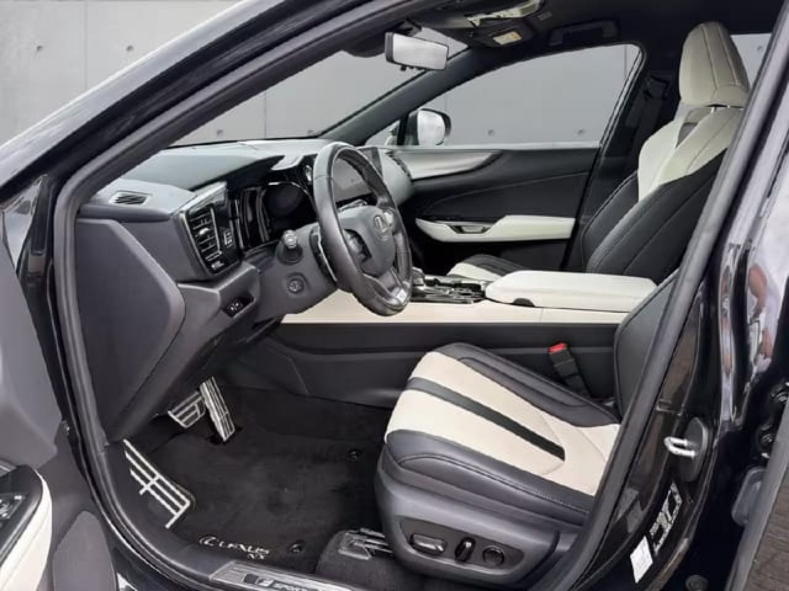 Lexus NX 450h+ *KOŽA*KAMERA*PLUG-in*, fotografija 10