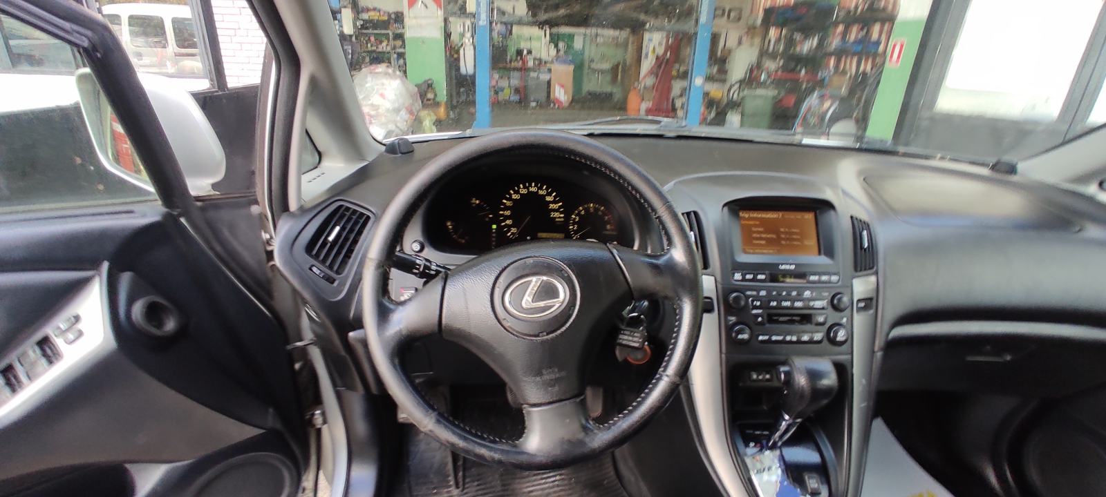 Lexus RX 300 na plin, fotografija 3