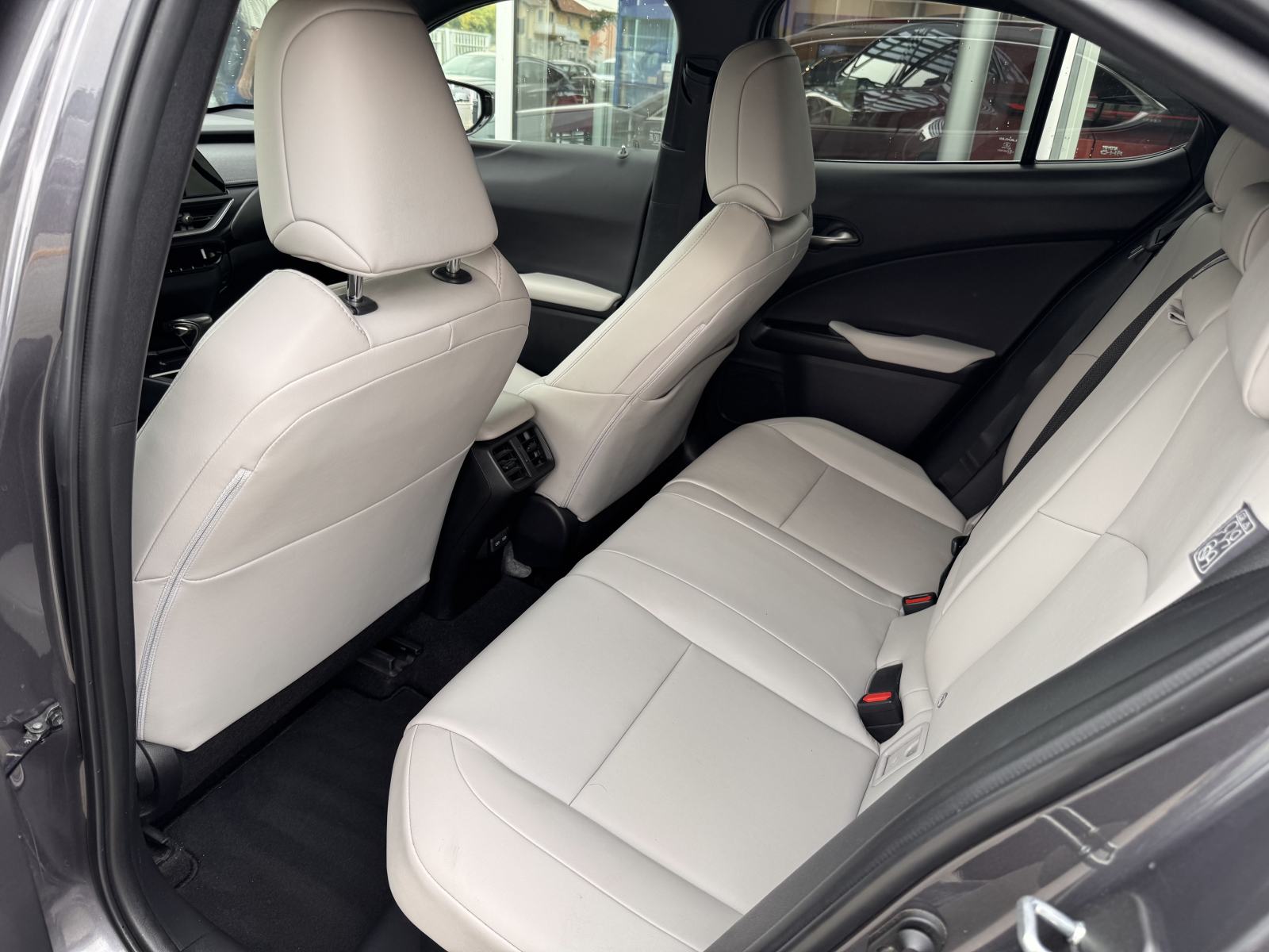 LEXUS UX 250h F SPORT, HR AUTO, 1. VL, SAMO 87.562 KM, 7 GOD JAMSTVO!, fotografija 11