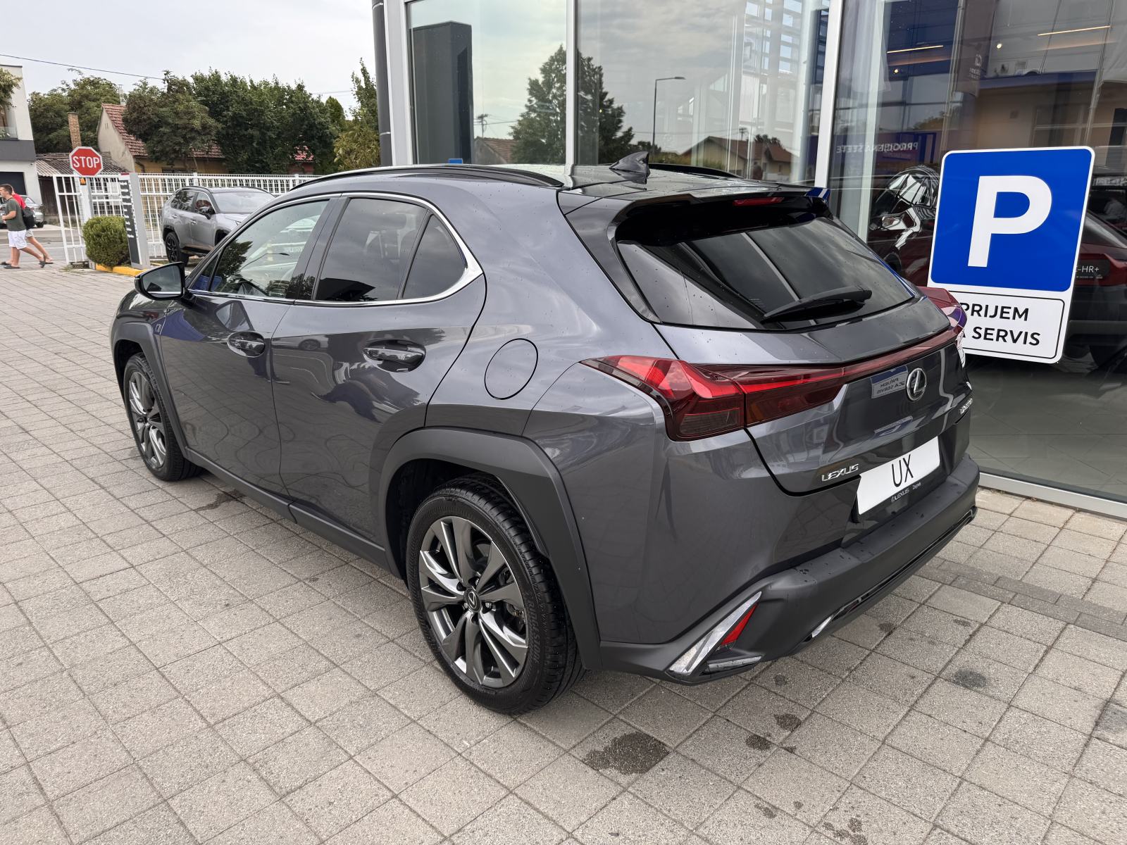 LEXUS UX 250h F SPORT, HR AUTO, 1. VL, SAMO 87.562 KM, 7 GOD JAMSTVO!, fotografija 5