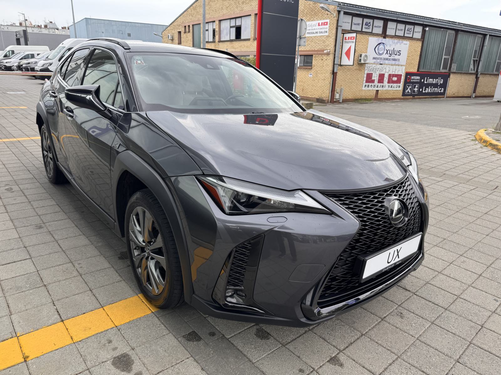 LEXUS UX 250h F SPORT, HR AUTO, 1. VL, SAMO 87.562 KM, 7 GOD JAMSTVO!, fotografija 3