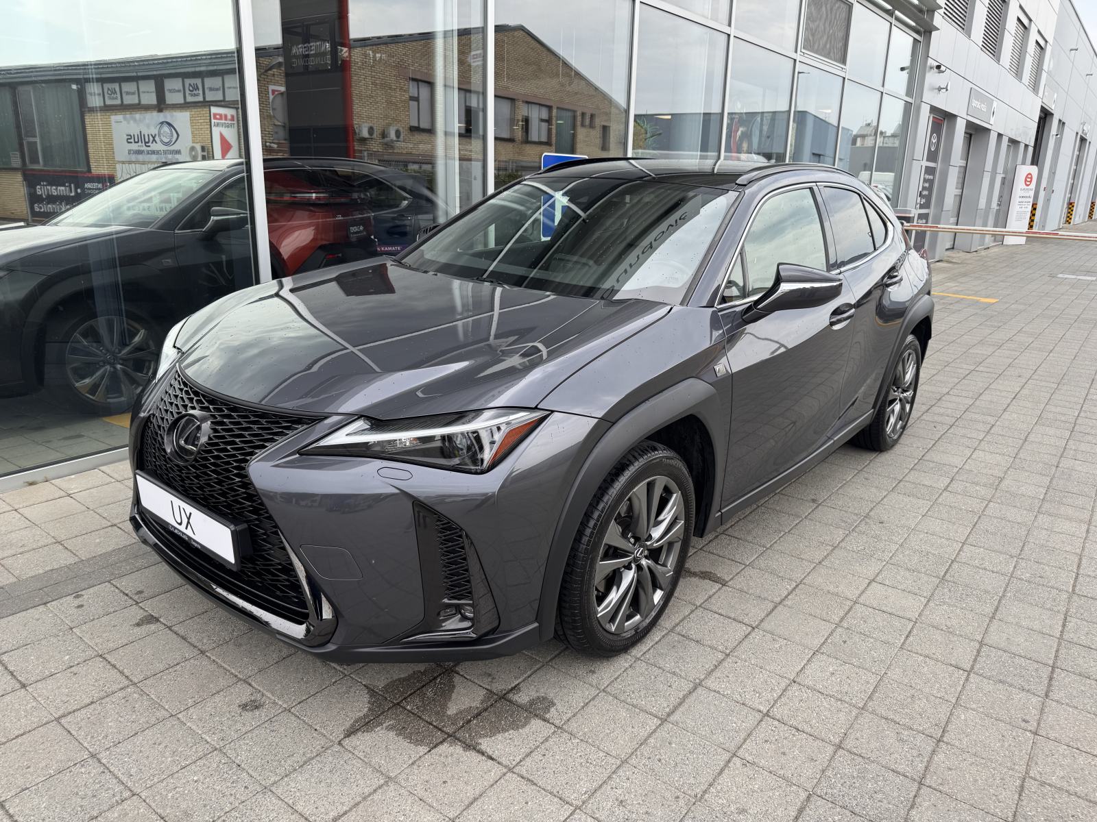 LEXUS UX 250h F SPORT, HR AUTO, 1. VL, SAMO 87.562 KM, 7 GOD JAMSTVO!, fotografija 1