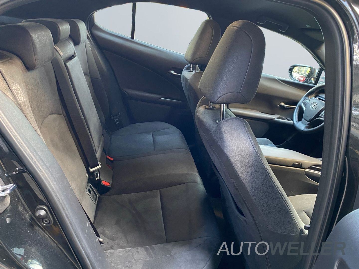 Lexus UX 250h STYLE 184 KS Hybrid e-CVT BI-LED NAVI ACC-TEMPOMAT 2022, fotografija 15