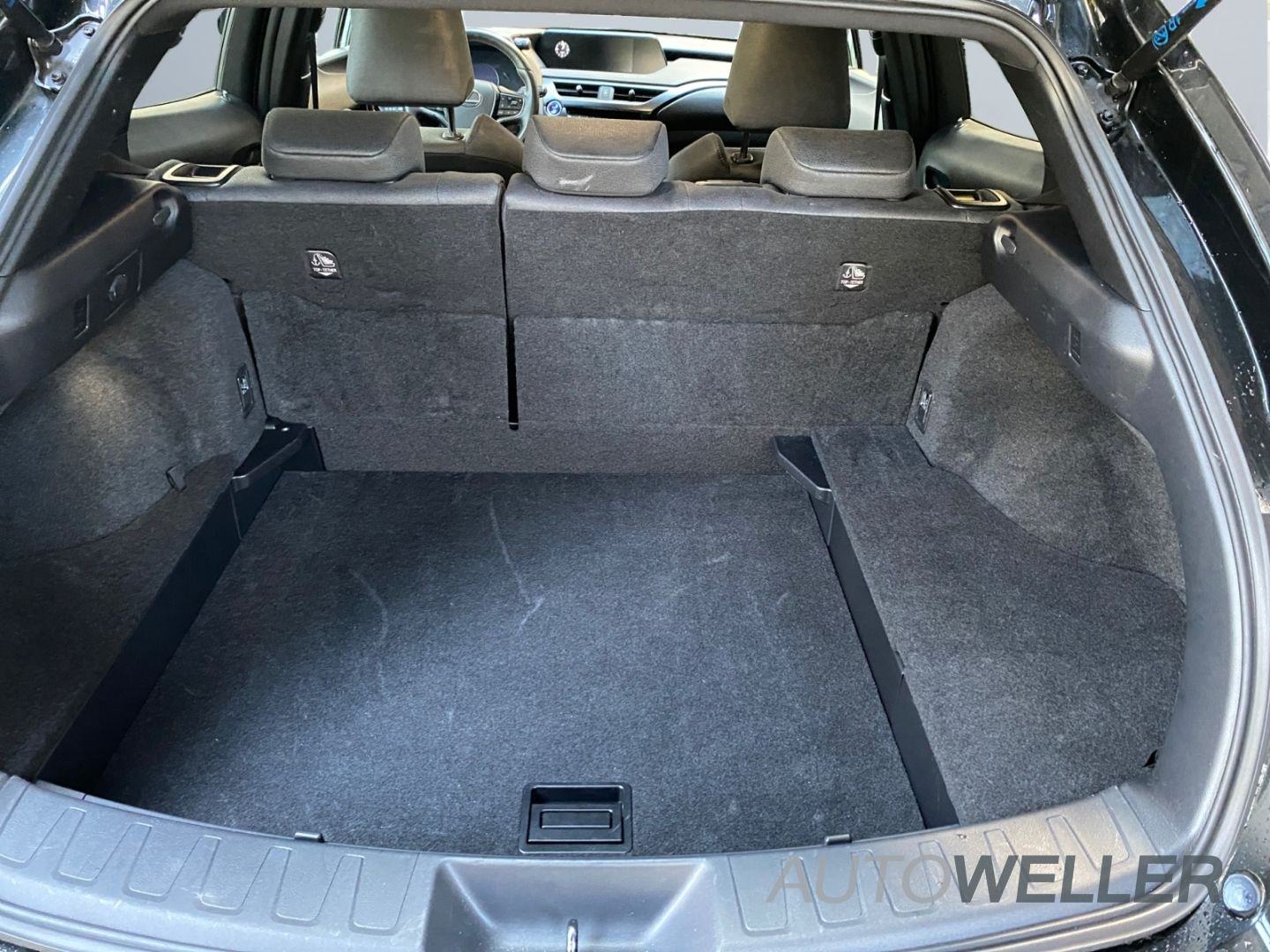 Lexus UX 250h STYLE 184 KS Hybrid e-CVT BI-LED NAVI ACC-TEMPOMAT 2022, fotografija 17