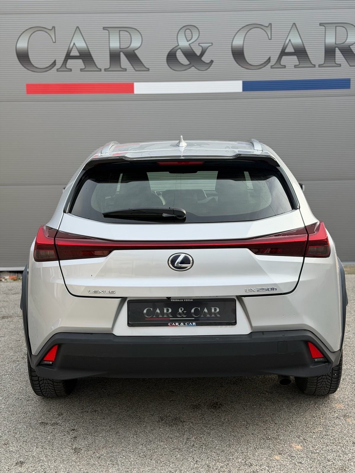 Lexus UX UX 250h automatik, fotografija 6