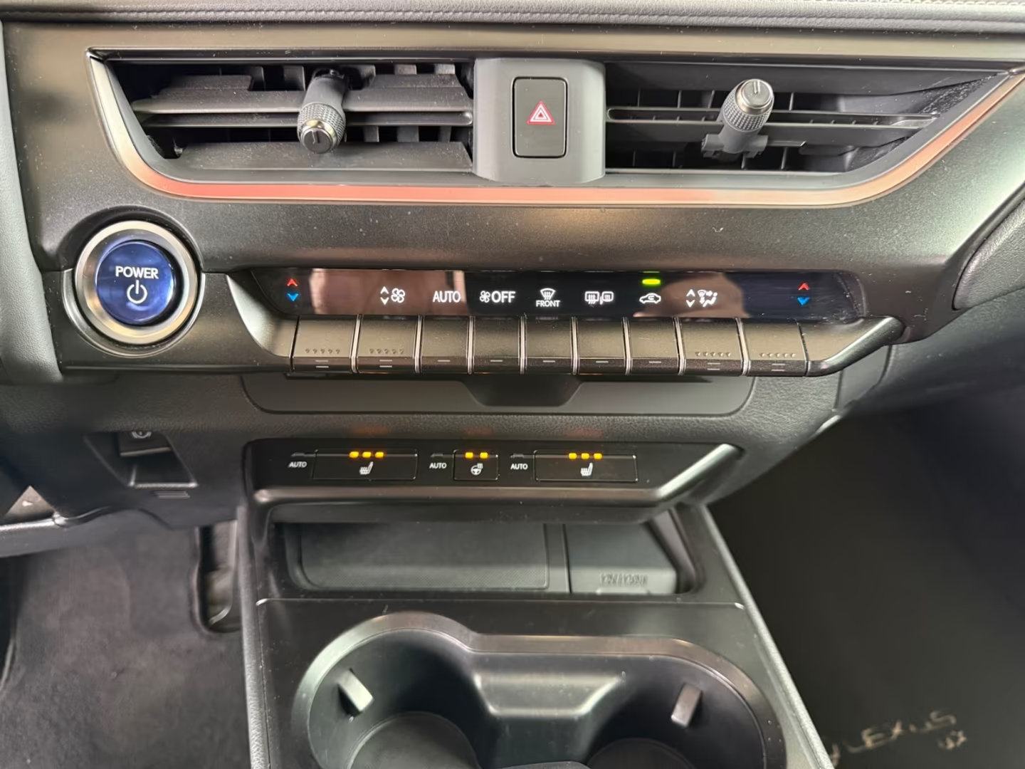 Lexus UX UX 250h LaunchEd. LED navi alcantara gr.sj. PDCx2 kamera, fotografija 15