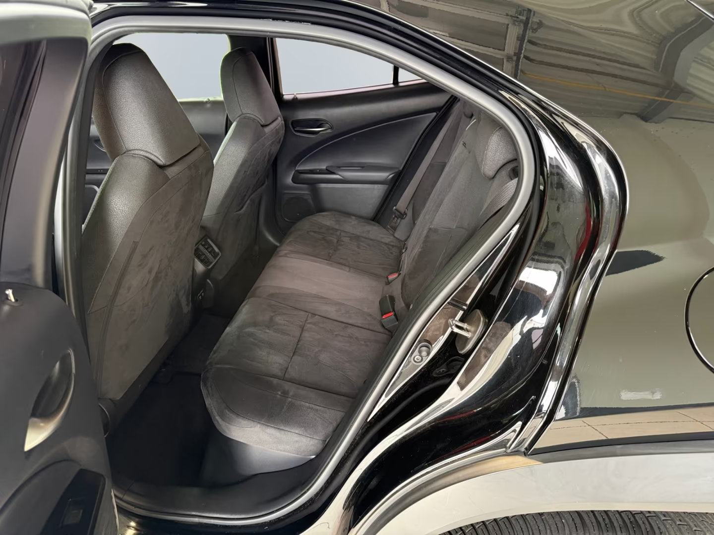 Lexus UX UX 250h LaunchEd. LED navi alcantara gr.sj. PDCx2 kamera, fotografija 14