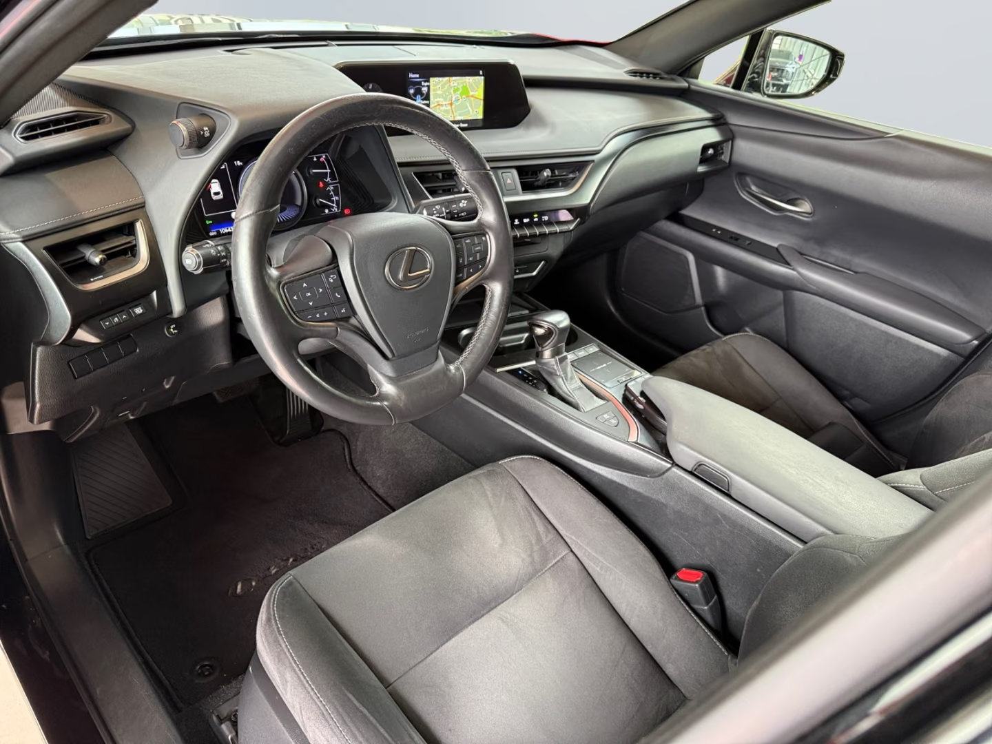 Lexus UX UX 250h LaunchEd. LED navi alcantara gr.sj. PDCx2 kamera, fotografija 7