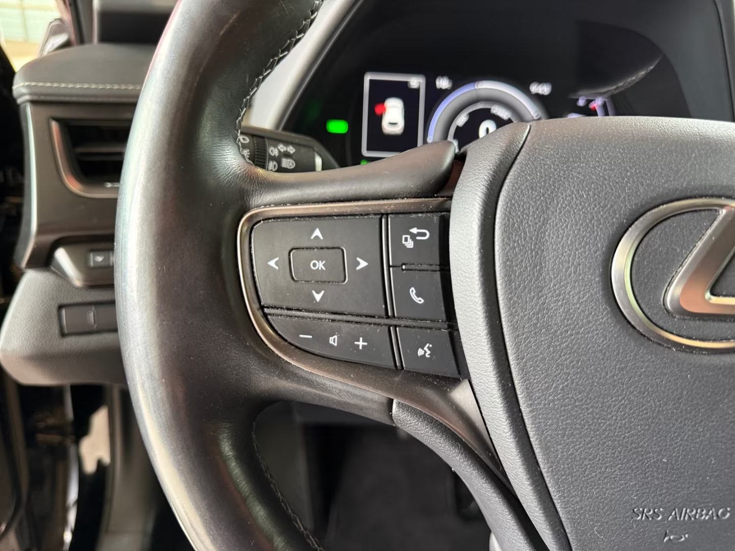 Lexus UX UX 250h LaunchEd. LED navi alcantara gr.sj. PDCx2 kamera, fotografija 20