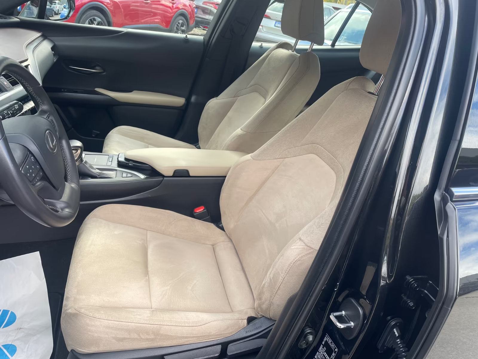 Lexus UX UX 250h LED navi alcantara kamera keyless servisna TOP, fotografija 9