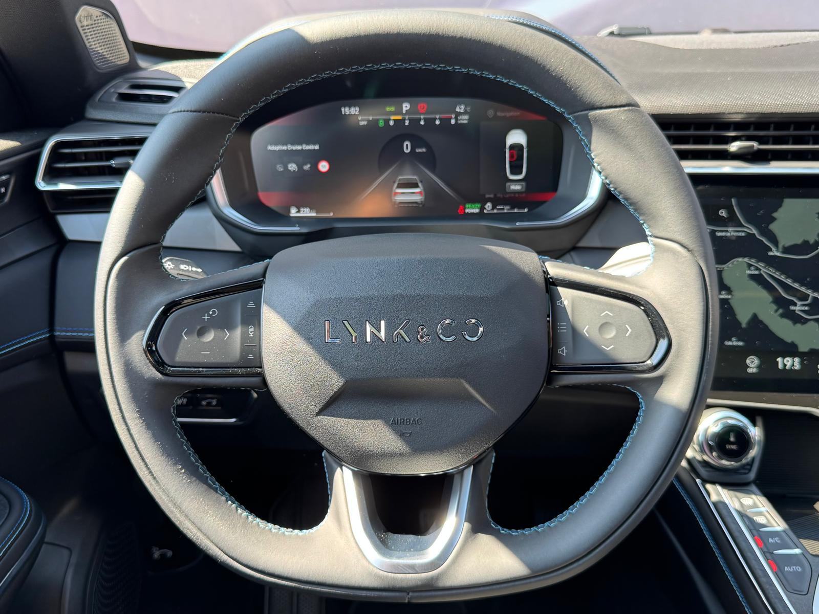 Lynk & Co 01 1.5 TD Plug-In Hibrid ACC-360-KAMERA-PANORAMA-LED-NAVI, fotografija 6
