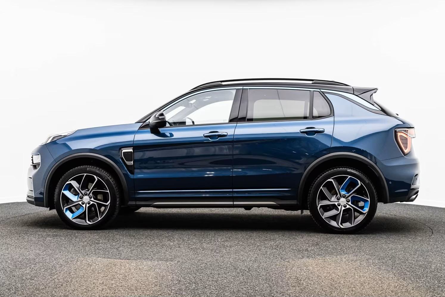 Lynk & Co 01 1.5T PHEV, fotografija 9