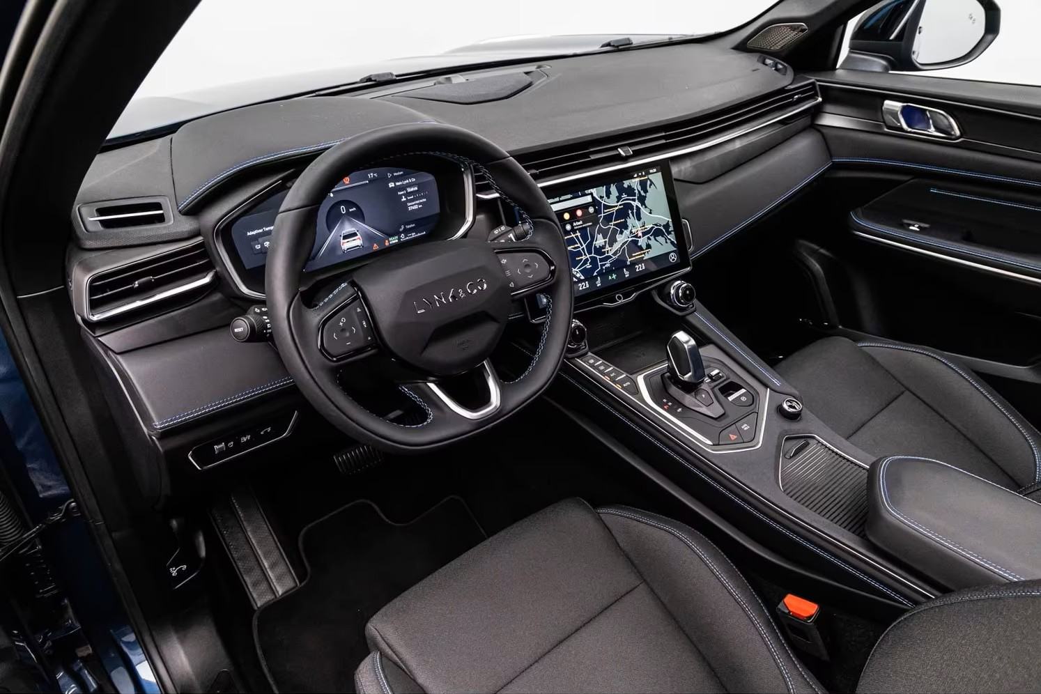 Lynk & Co 01 1.5T PHEV, fotografija 13