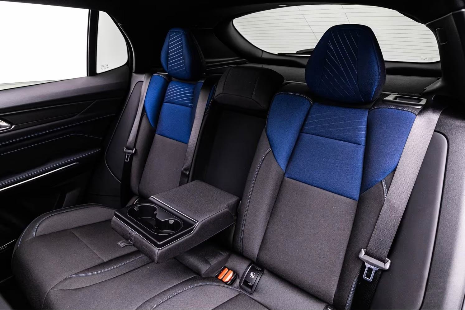 Lynk & Co 01 1.5T PHEV, fotografija 17