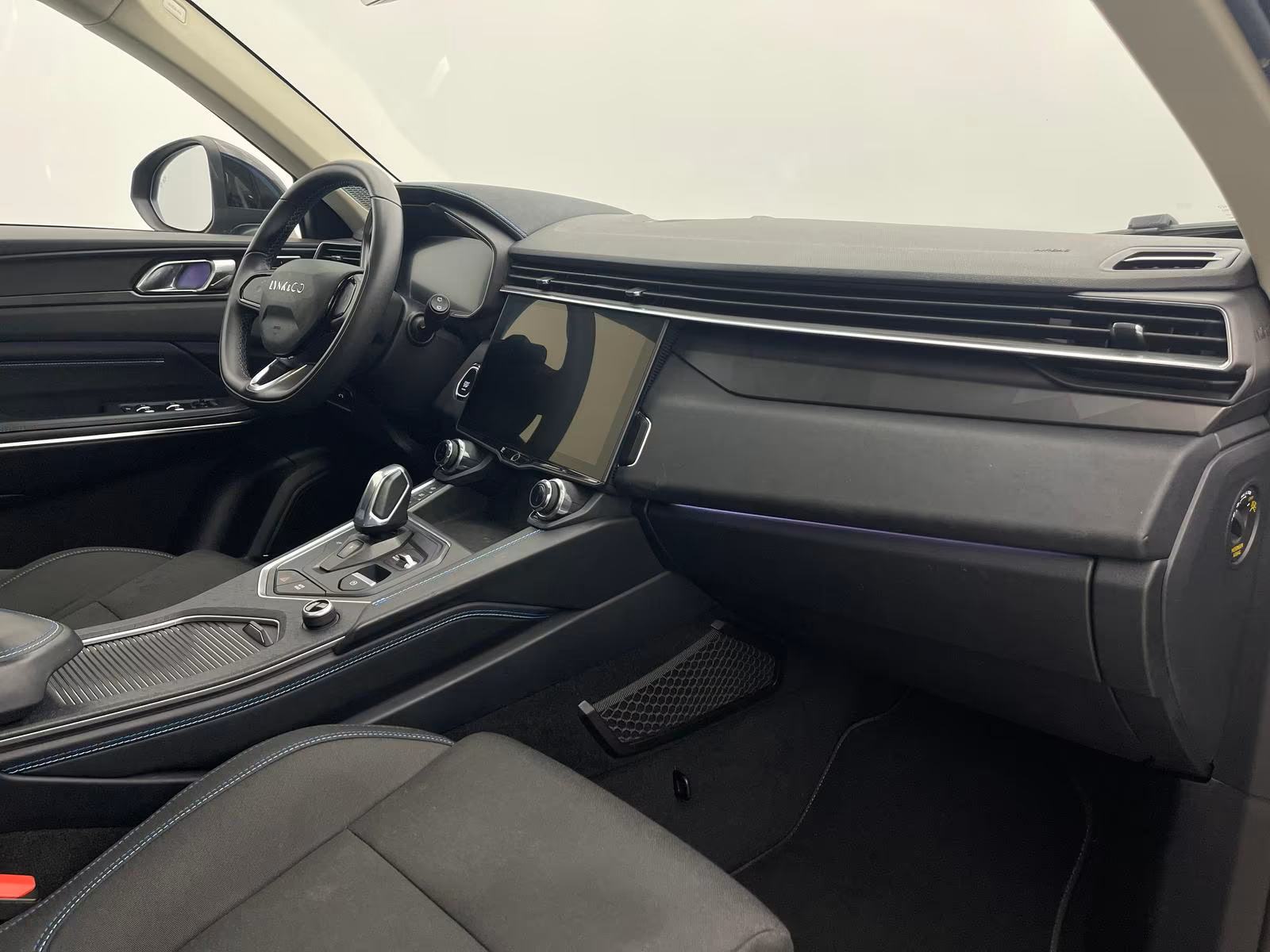 Lynk & Co 01 PHEV automatik, fotografija 20
