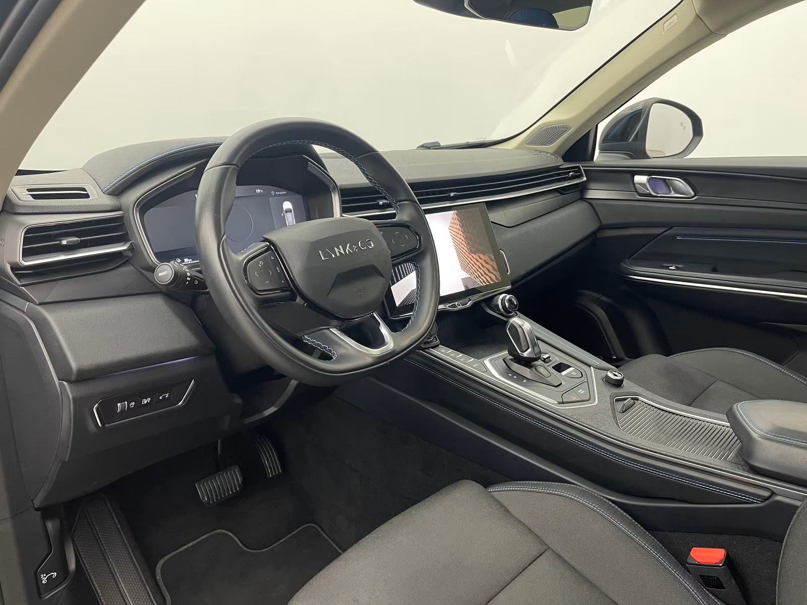 Lynk & Co 01 PHEV automatik, fotografija 15