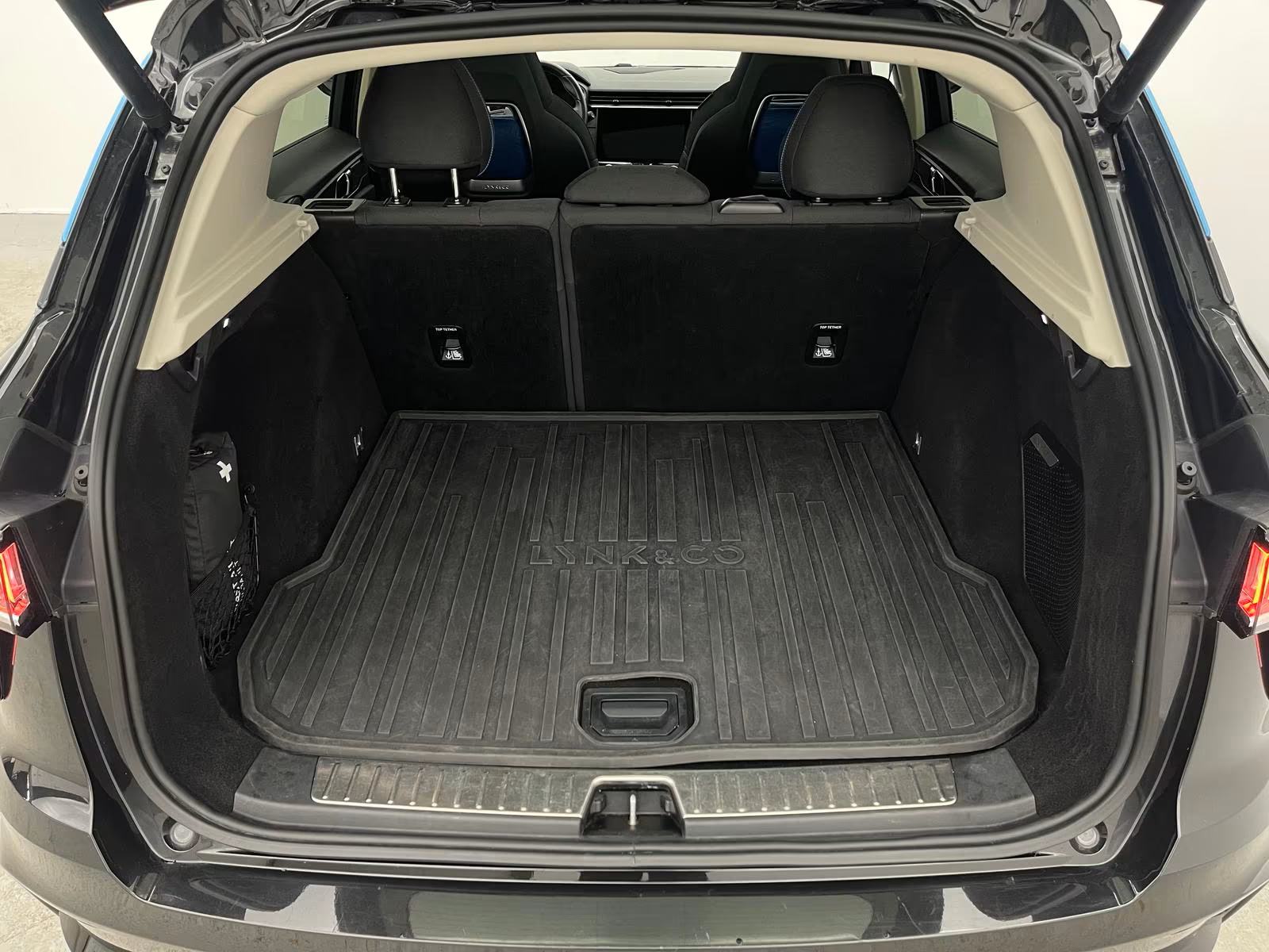 Lynk & Co 01 PHEV automatik, fotografija 10