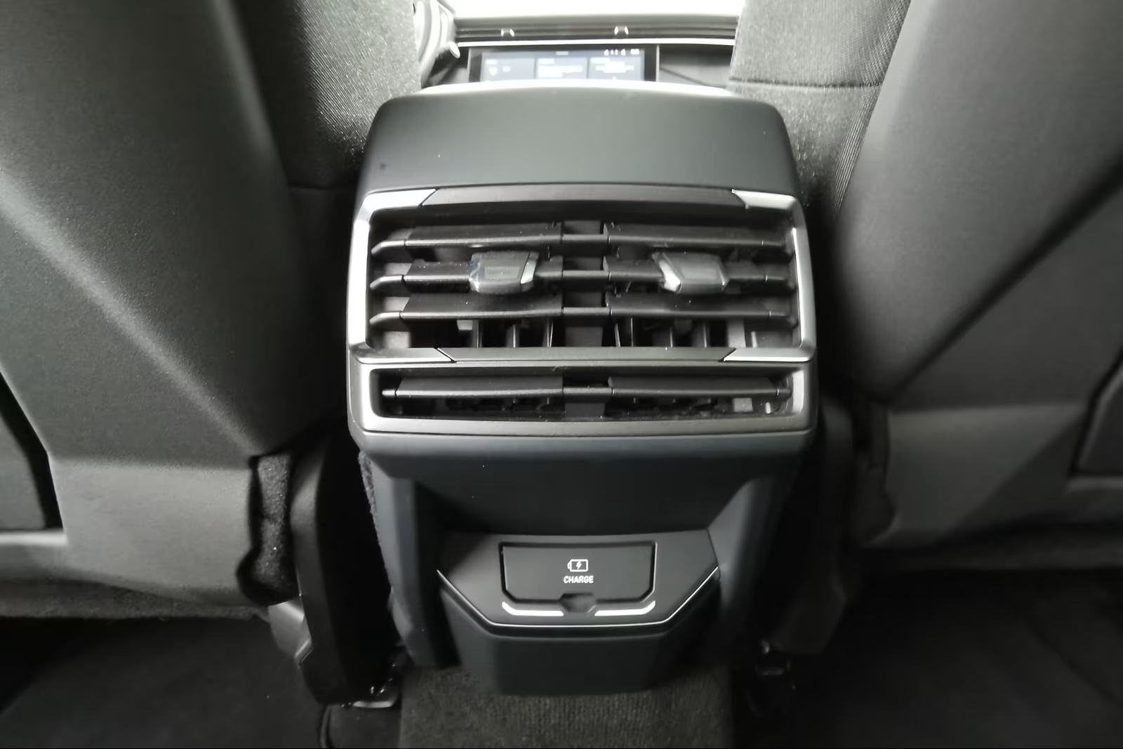 Lynk & Co 01 PHEV automatik, fotografija 18