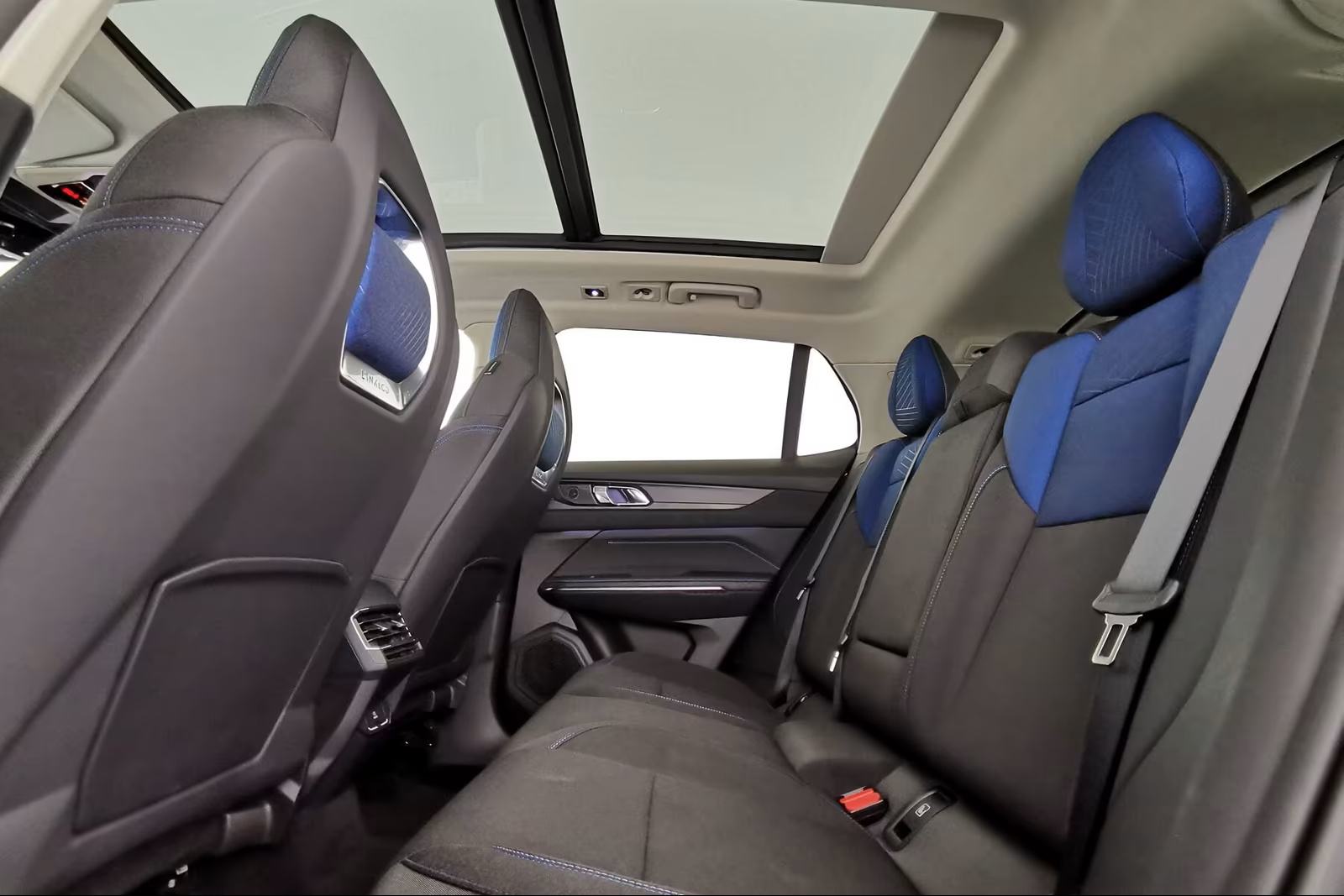 Lynk & Co 01 PHEV automatik, fotografija 16