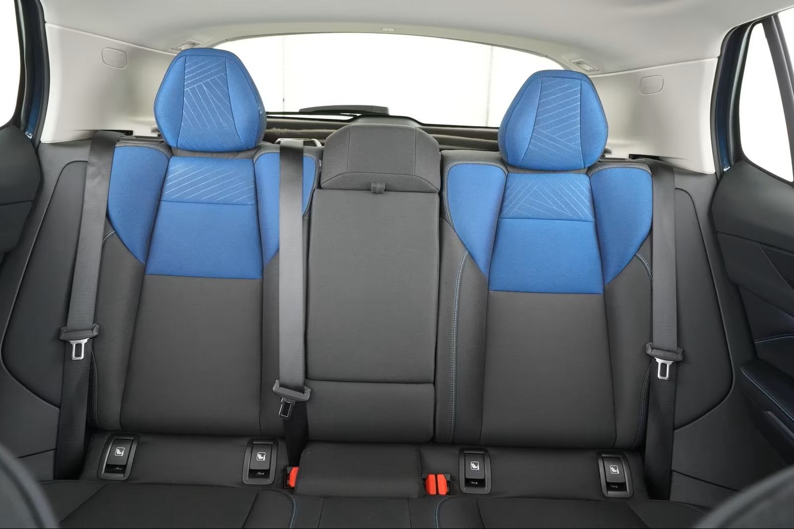 Lynk & Co 01 PHEV automatik, fotografija 17