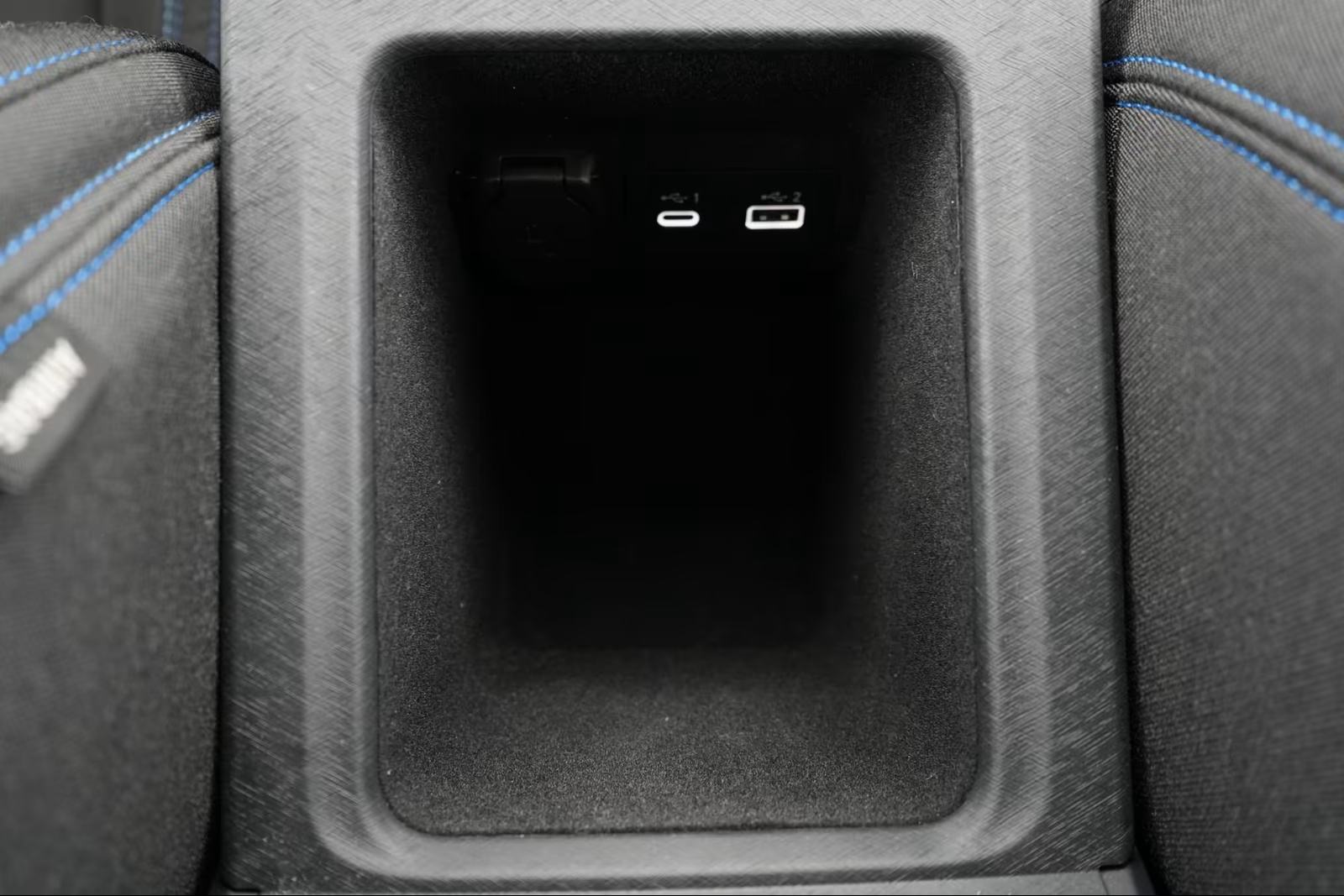 Lynk & Co 01 PHEV automatik, fotografija 15