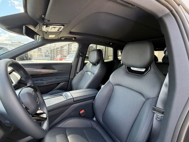 Lynk & Co 08 1.5 T PHEV, fotografija 10